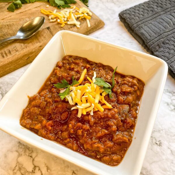 08 Beef Vegetable Chili & Bun.