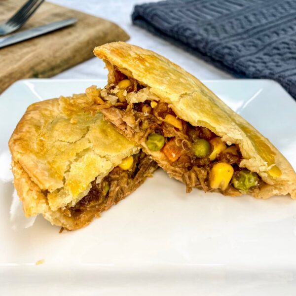 05 Beef Pot Pie, 1 - 4 inch Pie & Veg.
