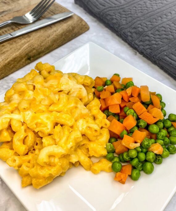 39 Mac’n Cheese & Veg.